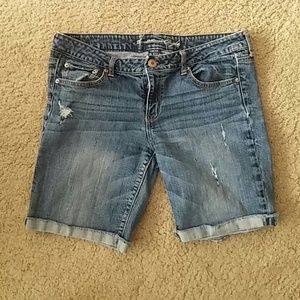 American Eagle Distressed stretch denim shorts 14